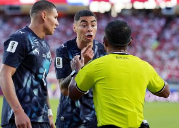 Almiron: First Victim of FIFA’s New Rule as Paraguay Defeat Turkey with 10 Men