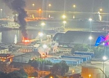 New Wave of US Attacks on Iran Begins; Trump: We Will Destroy All Iranian Capabilities in the Strait of Hormuz