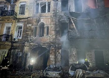 Escalating Nighttime Strikes: Heavy Civilian Casualties Reported Across Ukraine-Russia Border
